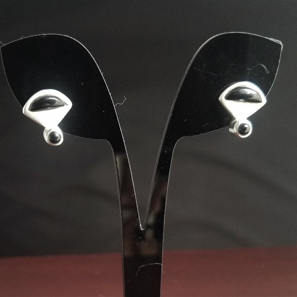 Last pair! Onyx brushed Sterling Silver geometric earrings - Picture 4 of 9